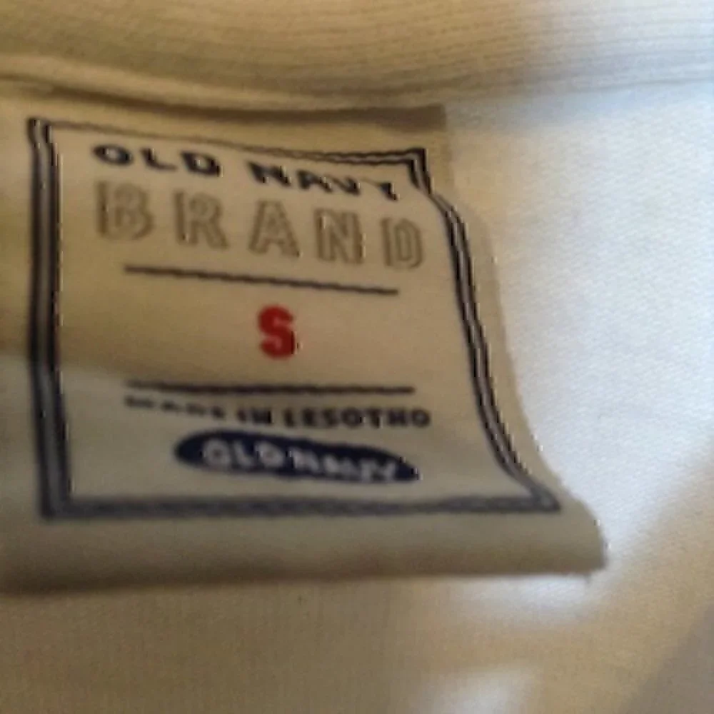 Boys white size small Old Navy long sleeve t